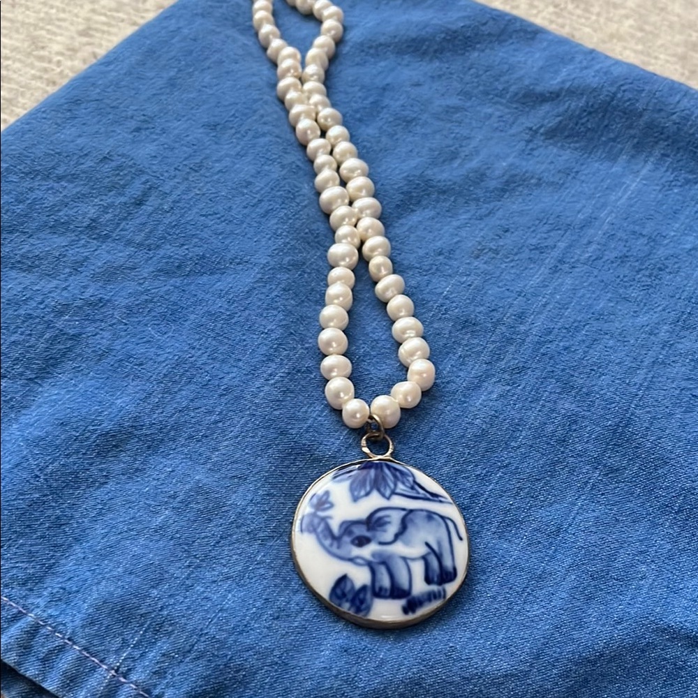 NWOT flow blue China shard Elephant Pendant on FWP Necklace